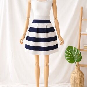 Neslay Navy Blue White Striped Pleated Mini Skirt‎ Textured Size L Coastal Flare
